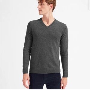 Everlane 100% cashmere v neck sweater gray sweater Men’s Medium